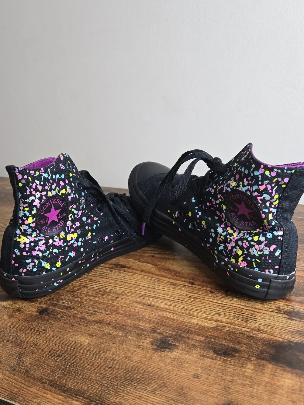 Converse Kid's Chuck Taylor All Star Black High-Top Confetti Print Sneakers Sz 4